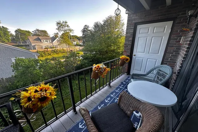 $2,700 | 15 Oak Neck Road, Unit 7, Hyannis, MA 02601