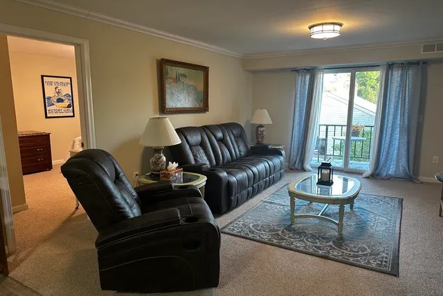 $2,700 | 15 Oak Neck Road, Unit 7, Hyannis, MA 02601