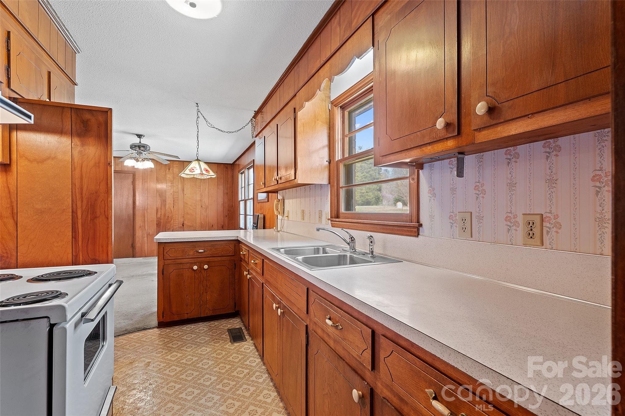 623 Turner Road Gastonia, NC 28056 - Photo 11 of 29 Gallery Image 11