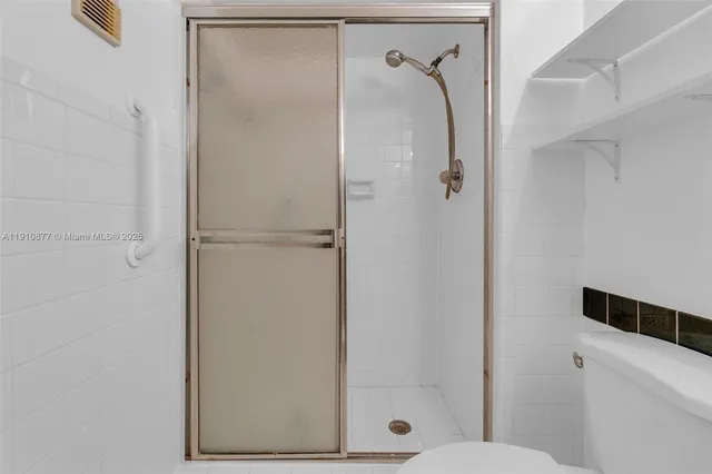 $240,000 | 3100 West Rolling Hills Circle, Unit 707, Davie, FL 33328