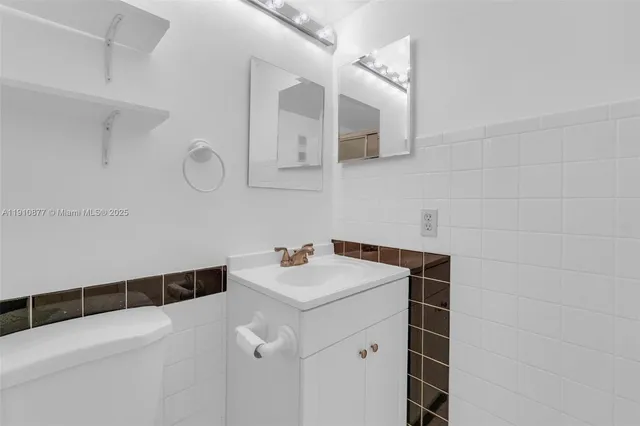 $240,000 | 3100 West Rolling Hills Circle, Unit 707, Davie, FL 33328