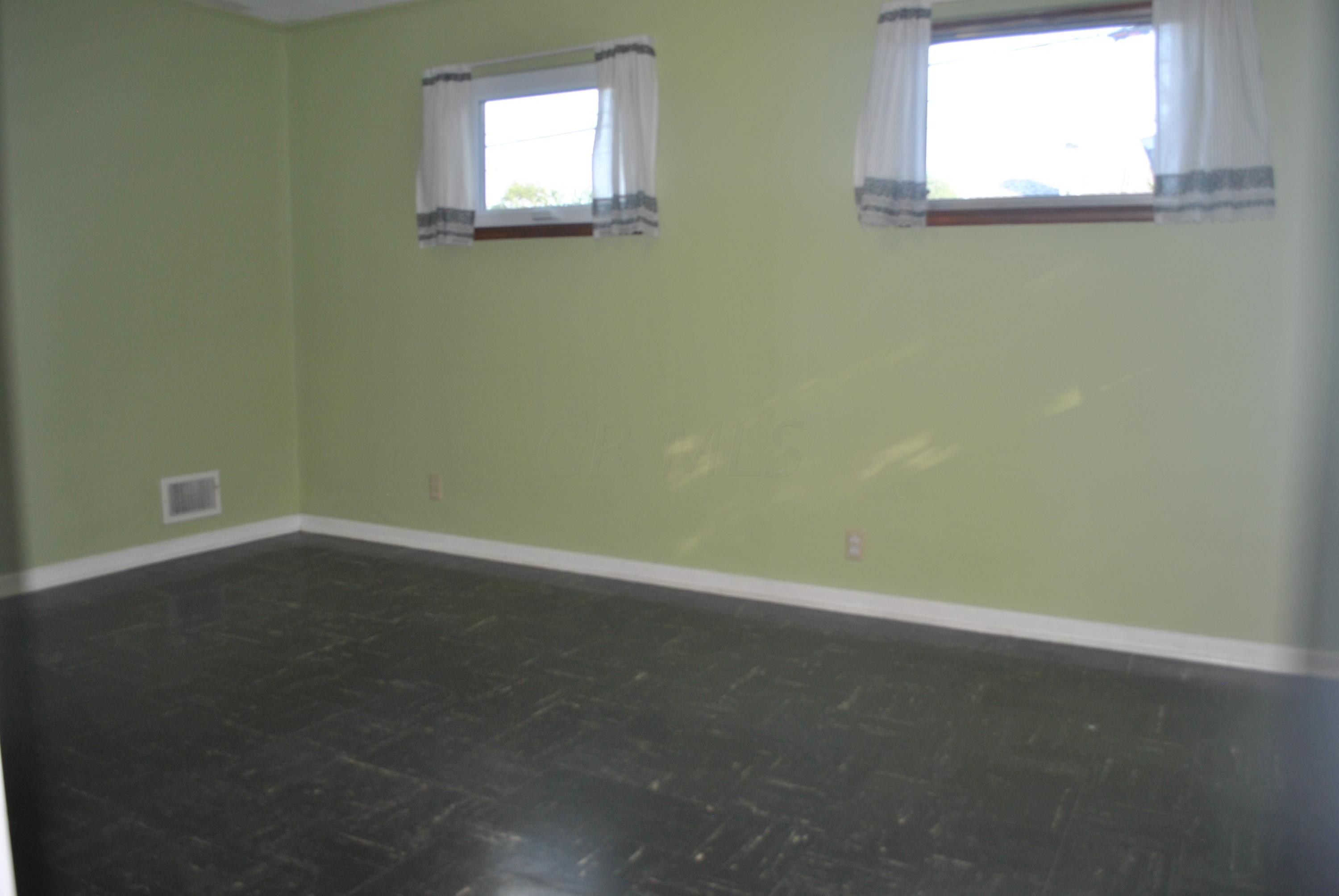 2389 Mecca Road Columbus, OH 43224 - Photo 4 of 14 Gallery Image 4