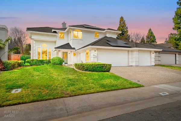 $899,900 | 6051 Kenneth Oak Way, Fair Oaks, CA 95628