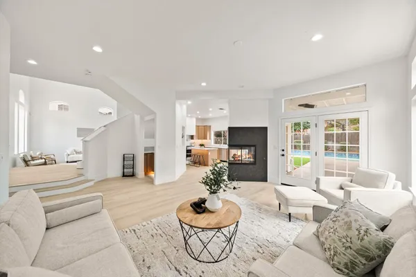 $899,900 | 6051 Kenneth Oak Way, Fair Oaks, CA 95628