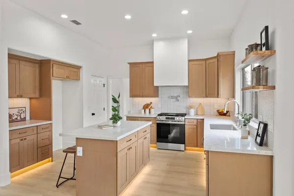 $899,900 | 6051 Kenneth Oak Way, Fair Oaks, CA 95628