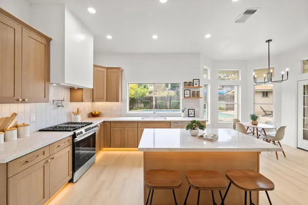 $899,900 | 6051 Kenneth Oak Way, Fair Oaks, CA 95628