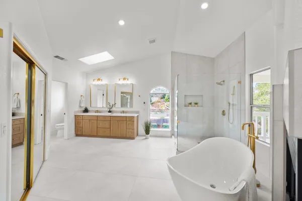 $899,900 | 6051 Kenneth Oak Way, Fair Oaks, CA 95628