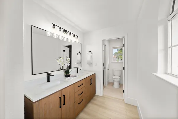 $899,900 | 6051 Kenneth Oak Way, Fair Oaks, CA 95628