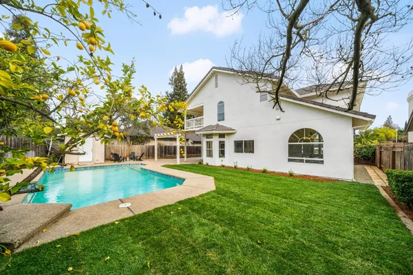 $899,900 | 6051 Kenneth Oak Way, Fair Oaks, CA 95628