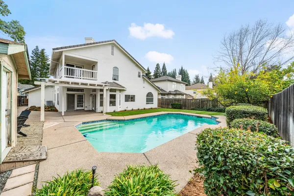 $899,900 | 6051 Kenneth Oak Way, Fair Oaks, CA 95628