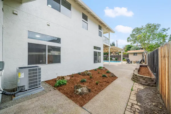 $899,900 | 6051 Kenneth Oak Way, Fair Oaks, CA 95628