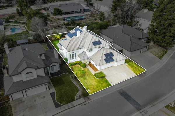 $899,900 | 6051 Kenneth Oak Way, Fair Oaks, CA 95628