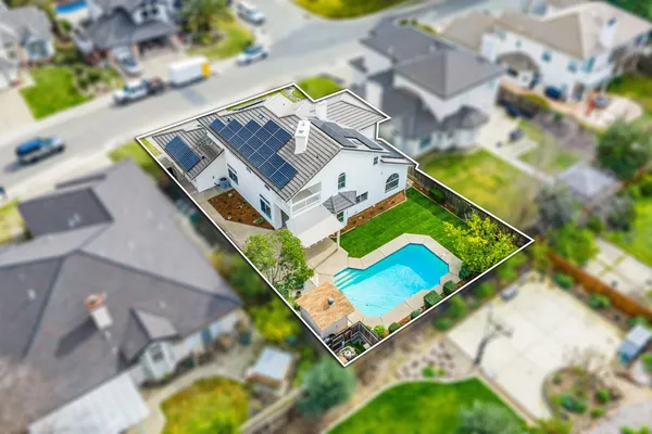 $899,900 | 6051 Kenneth Oak Way, Fair Oaks, CA 95628