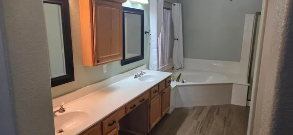 $2,600 | 6635 East Venue Circle, Mesa, AZ 85215