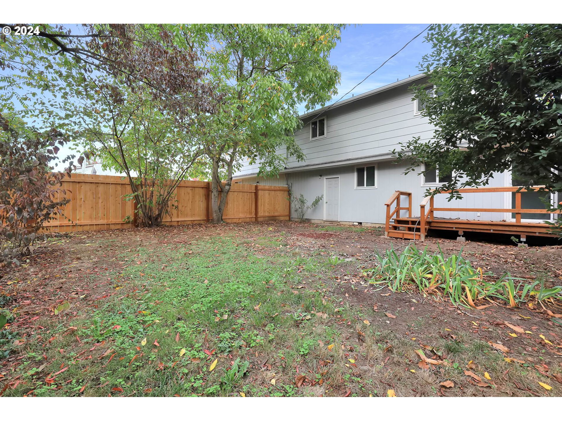 4250 Scenic Drive Eugene, OR 97404 - Photo 18 of 31 a view of a backyard