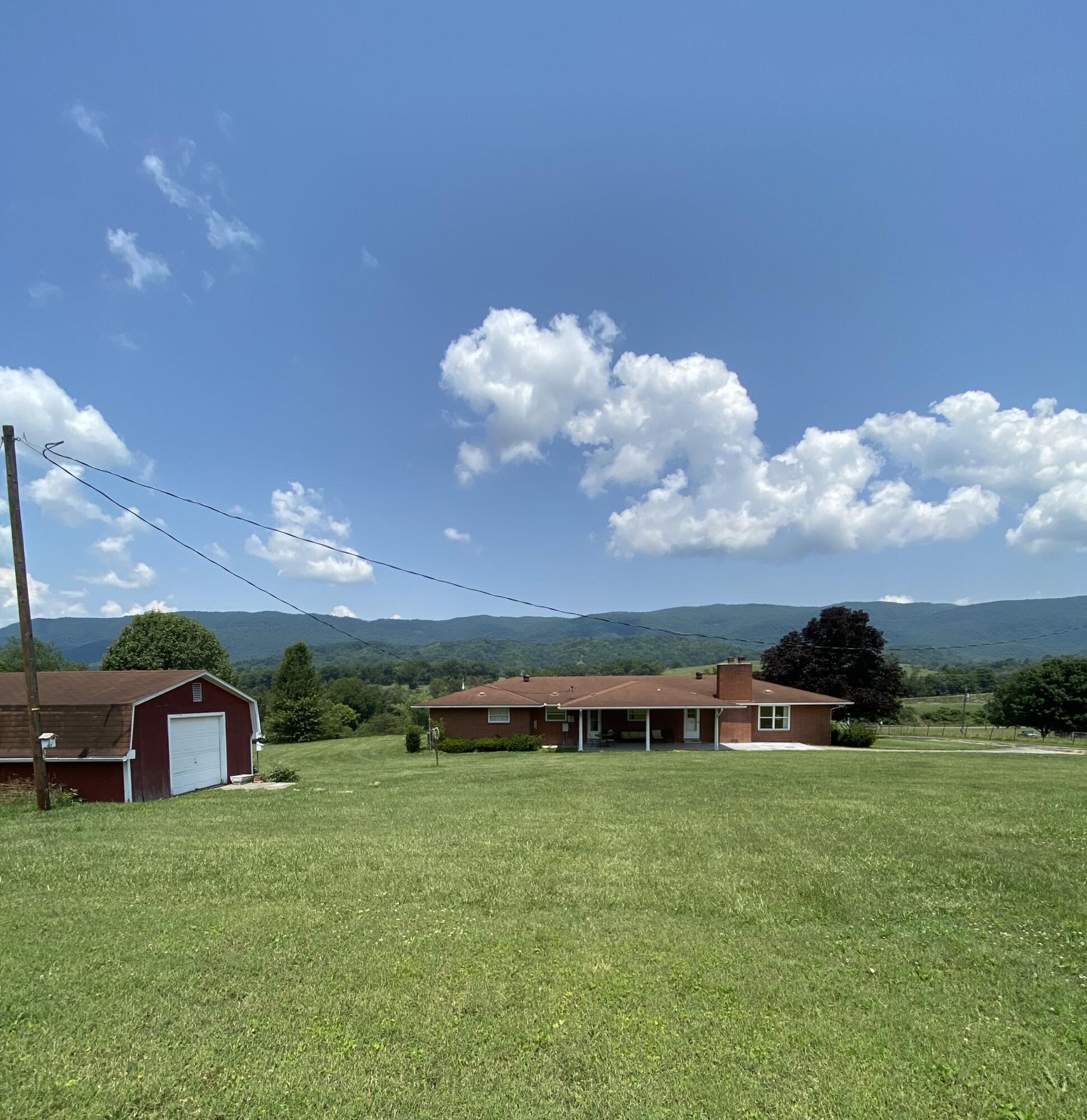 464 Gibson Station Road Ewing, VA 24248 - Photo 3 of 31 B2B6C141-A2D1-4BD8-AA78-196FEF7507C5