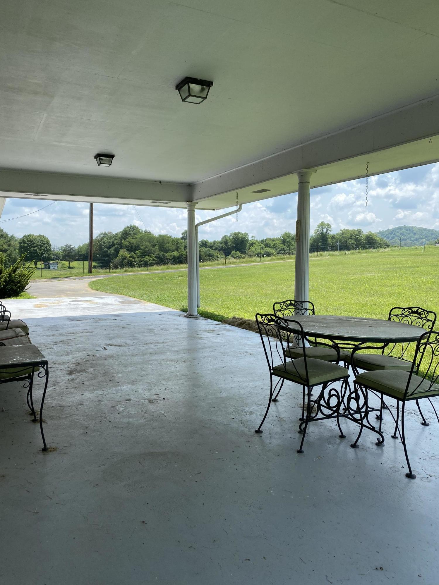 464 Gibson Station Road Ewing, VA 24248 - Photo 4 of 31 61724347-9CB6-4E7A-AE18-7E8F4822B83A