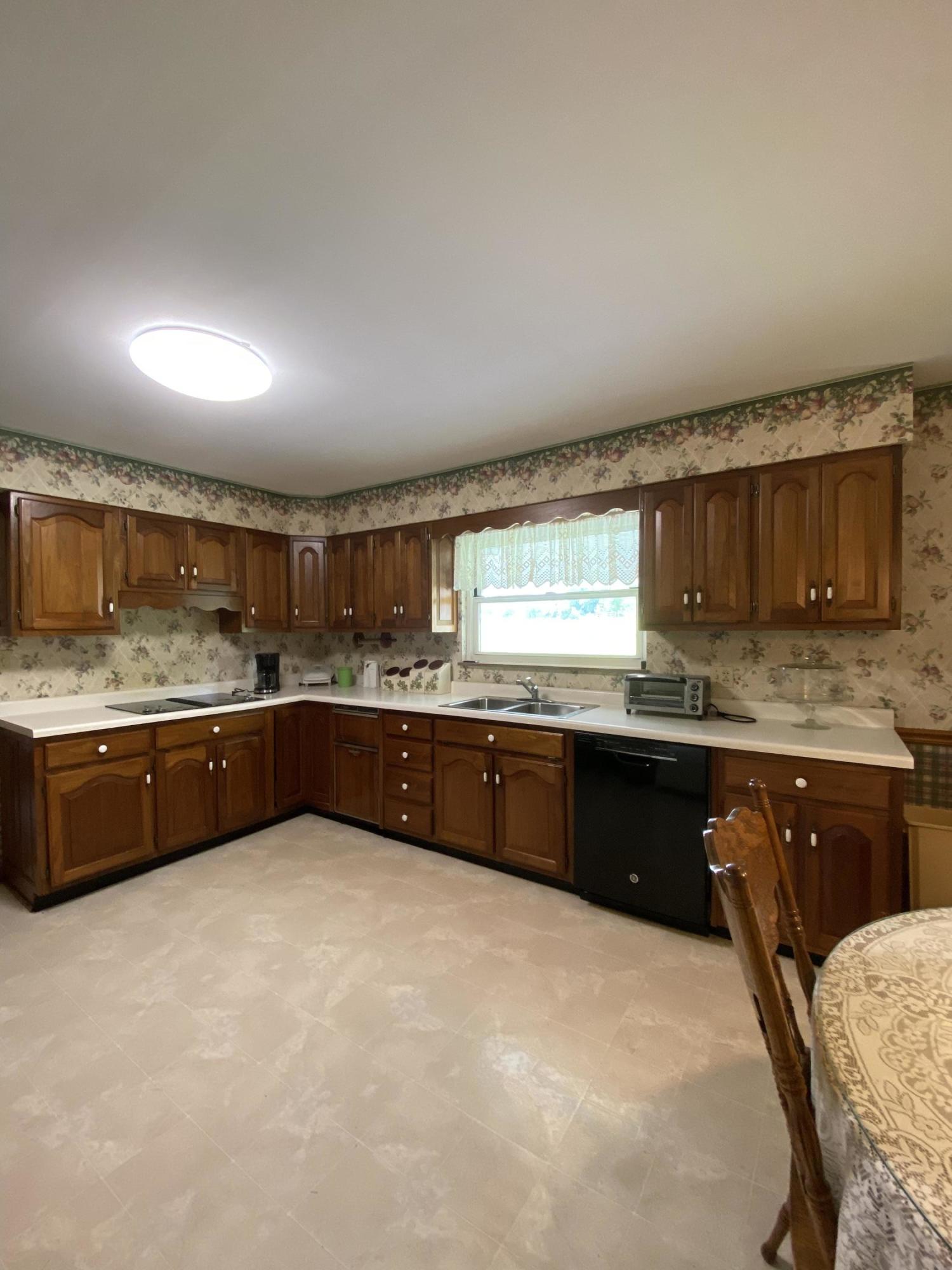 464 Gibson Station Road Ewing, VA 24248 - Photo 8 of 31 9375503D-7407-4851-A55A-888C5B54BA67