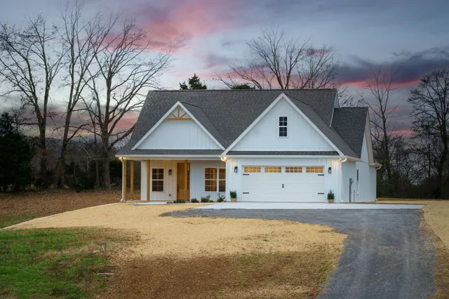 $539,900 | 7694 Burgess Gower Road, Cedar Hill, TN 37032