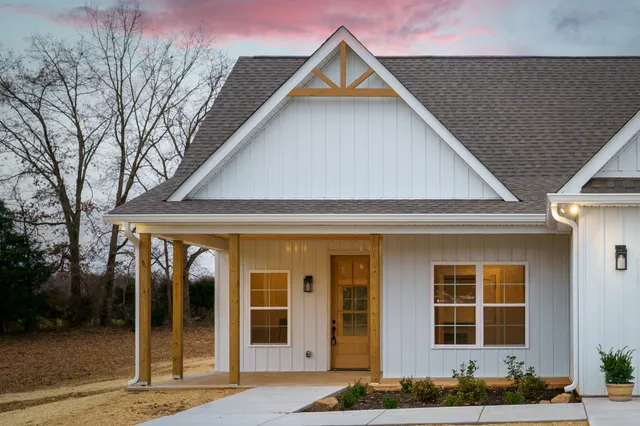 $539,900 | 7694 Burgess Gower Road, Cedar Hill, TN 37032