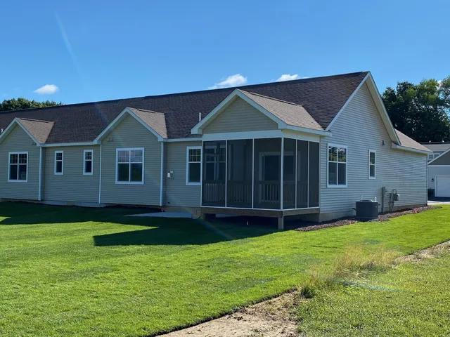 $452,521 | 5696 Trailside Lane, Unit 3, Whitmore Lake, MI 48189