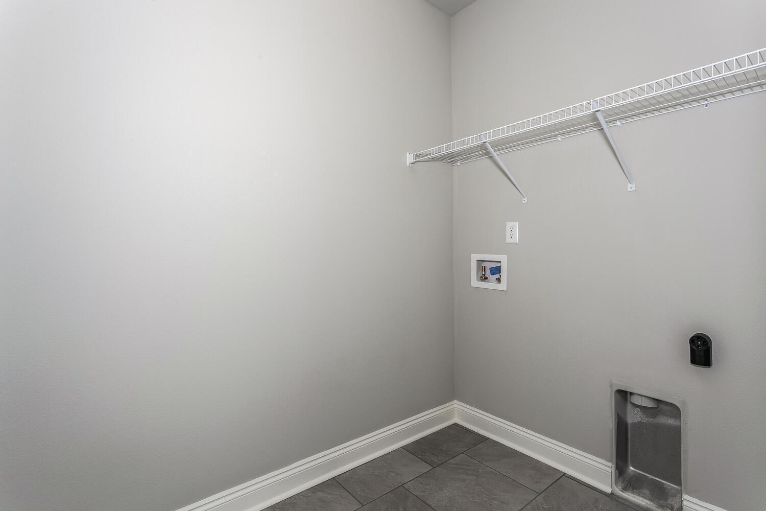 6695 Rocky Shores Road Milton, FL 32583 - Photo 44 of 53 a view of an empty room