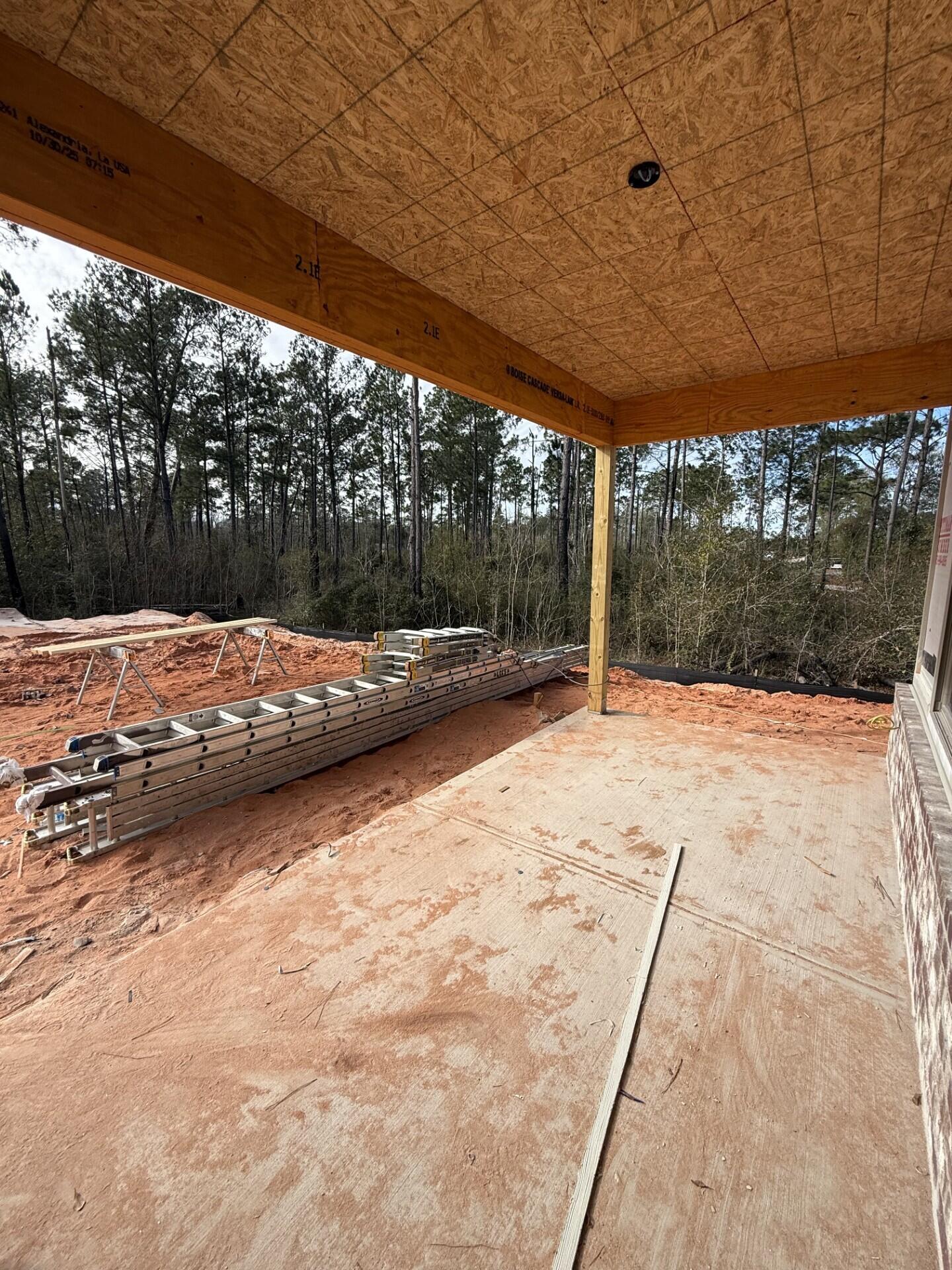 6695 Rocky Shores Road Milton, FL 32583 - Photo 48 of 53 a backyard of a house with swimming pool