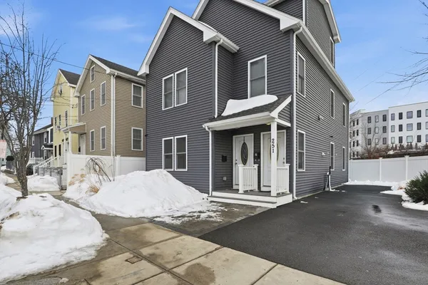 $475,000 | 251 Arlington Street, Unit 1, Chelsea, MA 02150