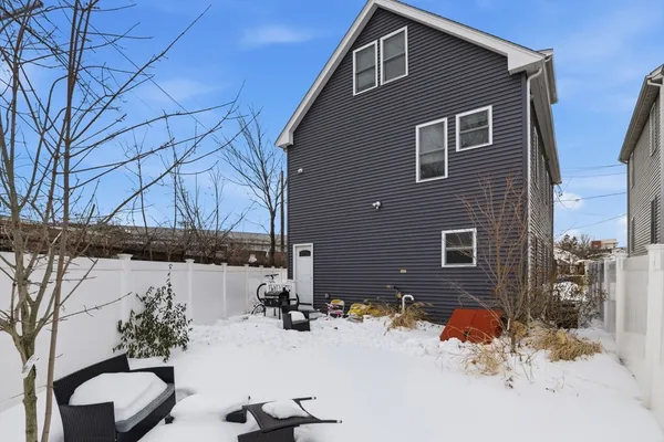 $475,000 | 251 Arlington Street, Unit 1, Chelsea, MA 02150