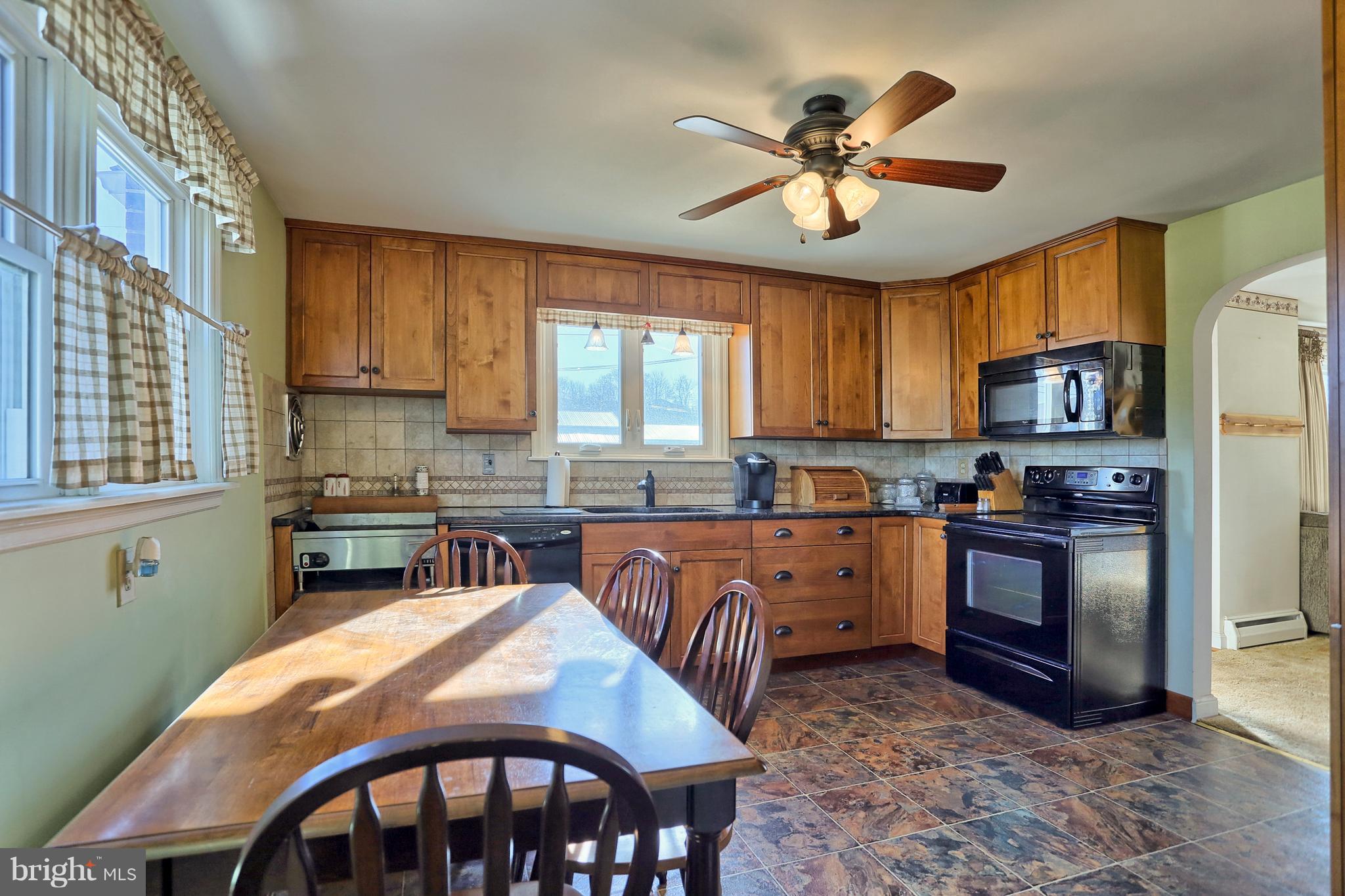 247 Wheatfield Road Reading, PA 19608 - Photo 4 of 14 Gallery Image 4