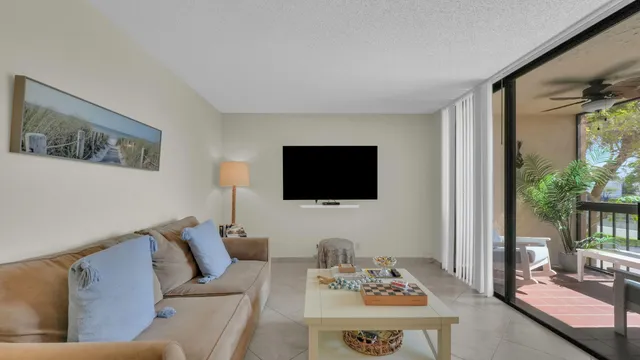 $5,000 | 450 Egret Circle, Unit 9207, Delray Beach, FL 33444