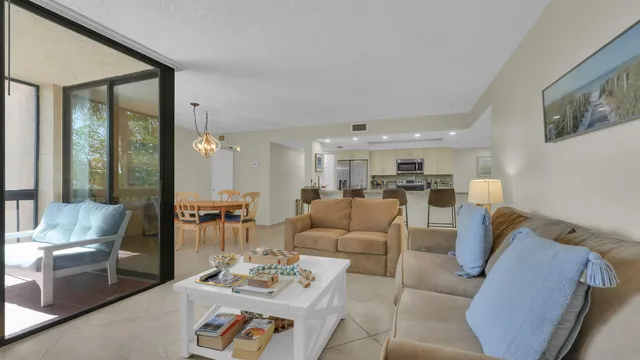 $5,000 | 450 Egret Circle, Unit 9207, Delray Beach, FL 33444