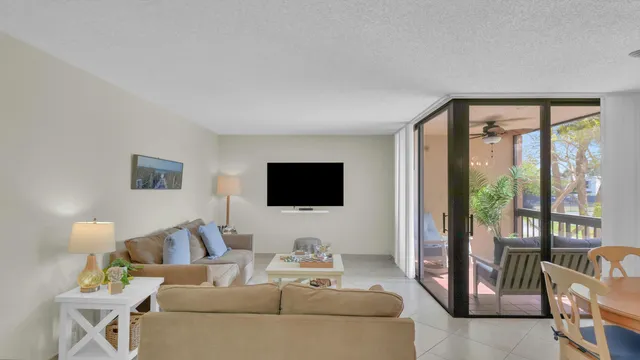 $5,000 | 450 Egret Circle, Unit 9207, Delray Beach, FL 33444