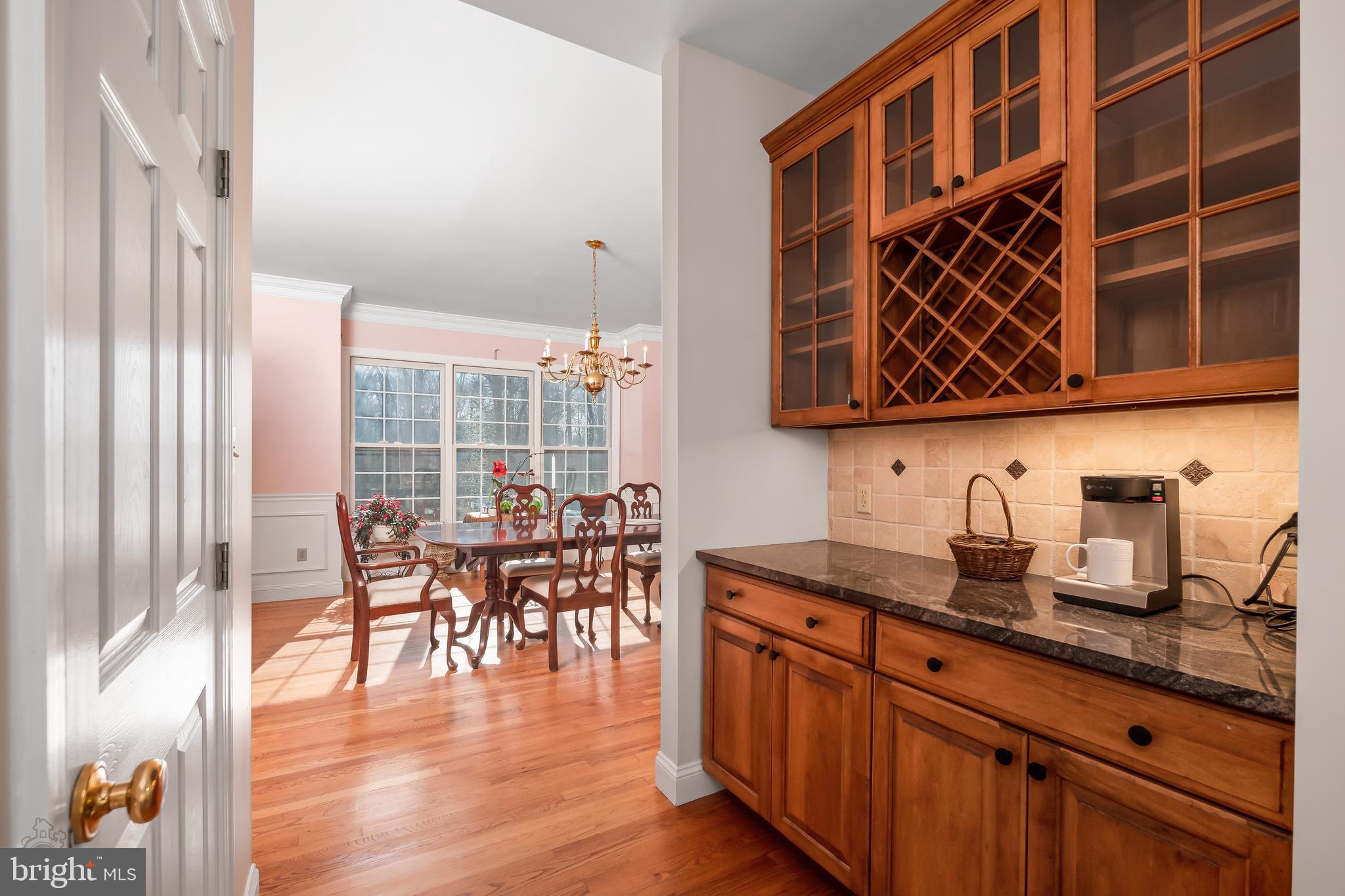 3181 Chestnut Hill Road Pottstown, PA 19465 - Photo 20 of 62 Butler's pantry and bar area between kitchen/dr