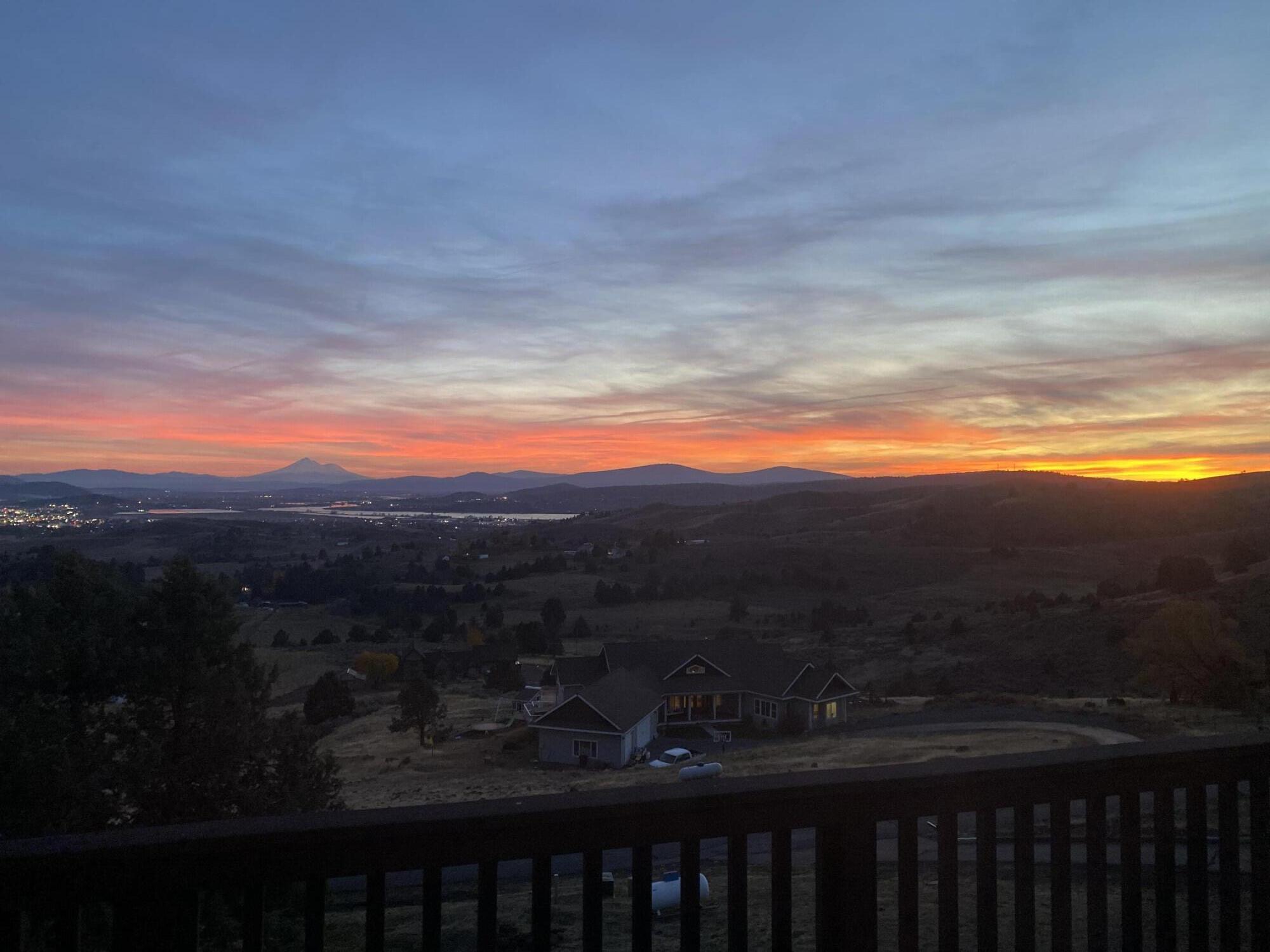 3427 Plum Hill Road Klamath Falls, OR 97601 - Photo 73 of 75 Sunset