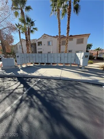 $1,700 | 855 North Stephanie Street, Unit 914, Henderson, NV 89014