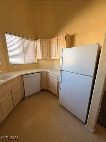 $1,700 | 855 North Stephanie Street, Unit 914, Henderson, NV 89014