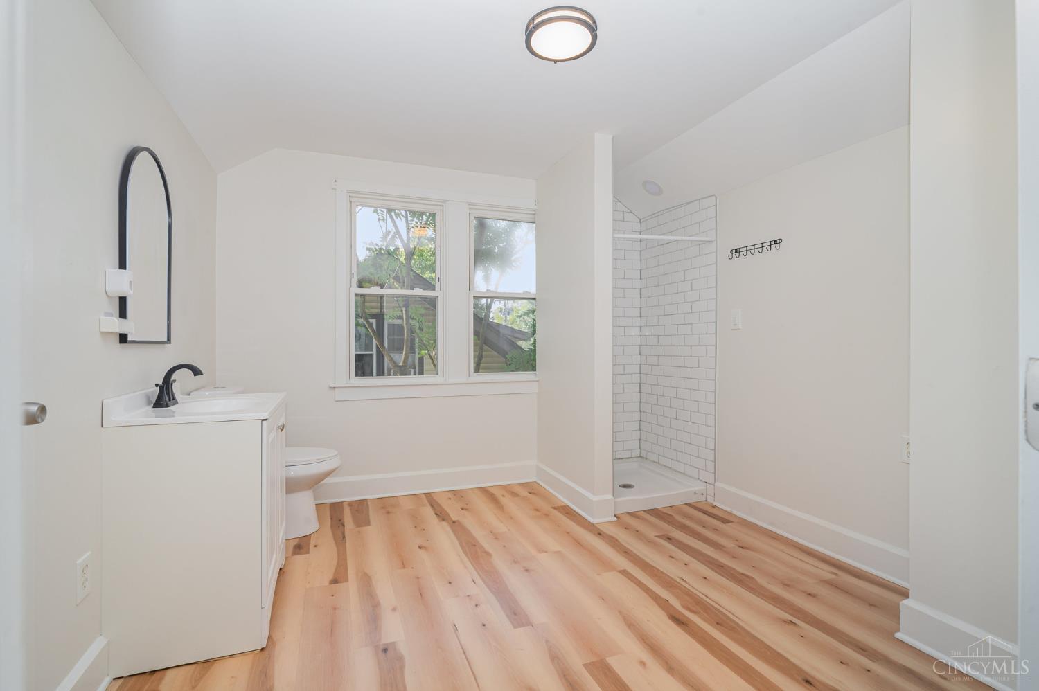 1509 Adams Road Cincinnati, OH 45231 - Photo 22 of 29 Bathroom 2 upstairs