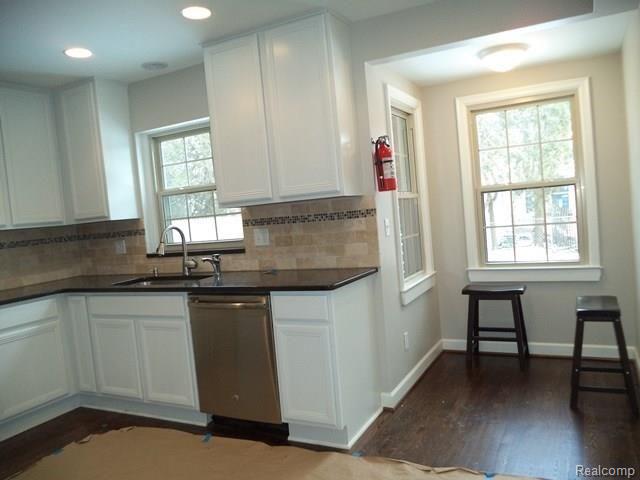 46 Edgemere Road Grosse Pointe Farms, MI 48236 - Photo 10 of 27