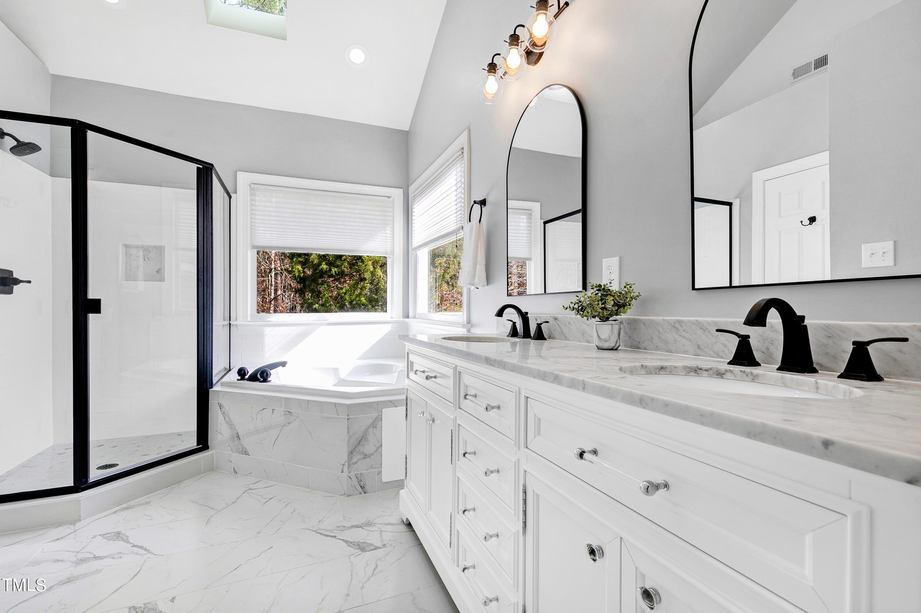8928 Windjammer Drive Raleigh, NC 27615 - Photo 18 of 44 25-Scene-25