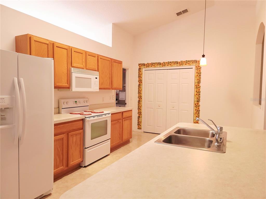 4050 Southwest 102nd Lane Road Ocala, FL 34476 - Photo 13 of 43 Gallery Image 13