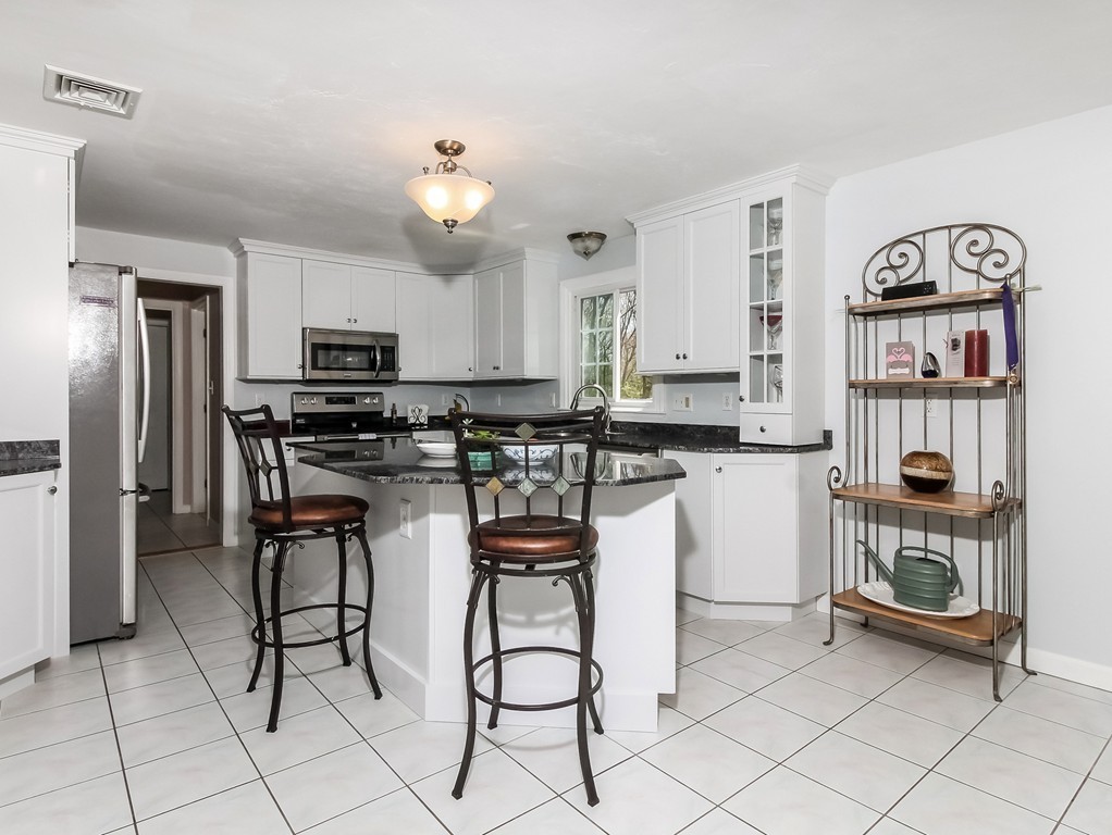 9 Townline Road Franklin, MA 02038 - Photo 13 of 30 Gallery Image 13