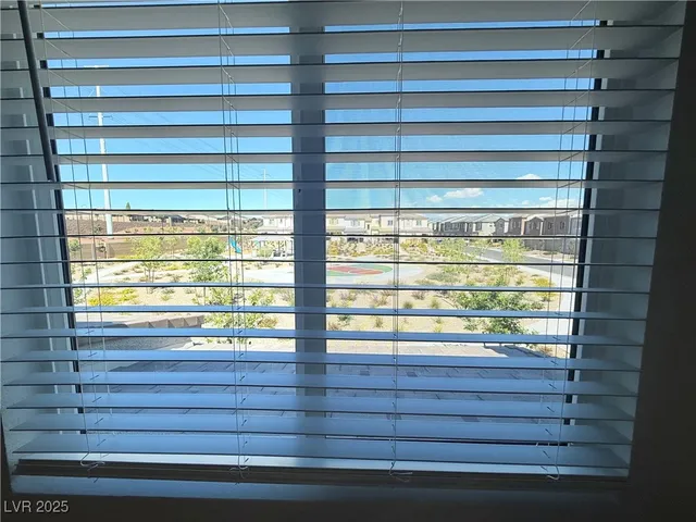 $1,950 | 10772 Astell Isle Court, Las Vegas, NV 89166