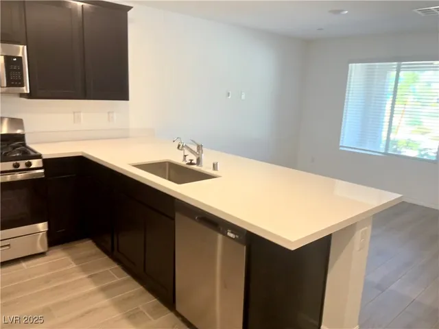 $1,950 | 10772 Astell Isle Court, Las Vegas, NV 89166