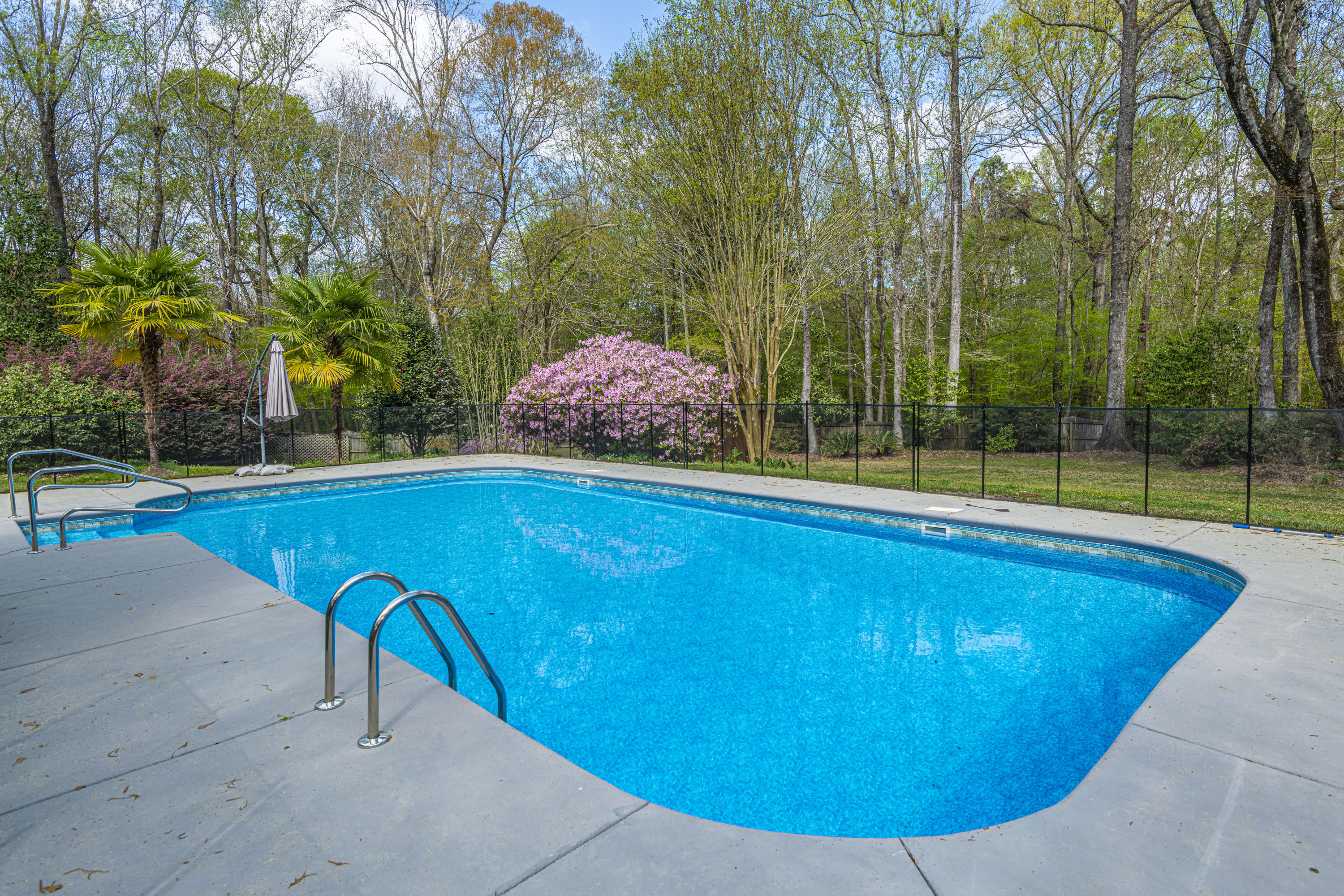 306 Huntington Road Summerville, SC 29483 - Photo 2 of 31 DSC_0025
