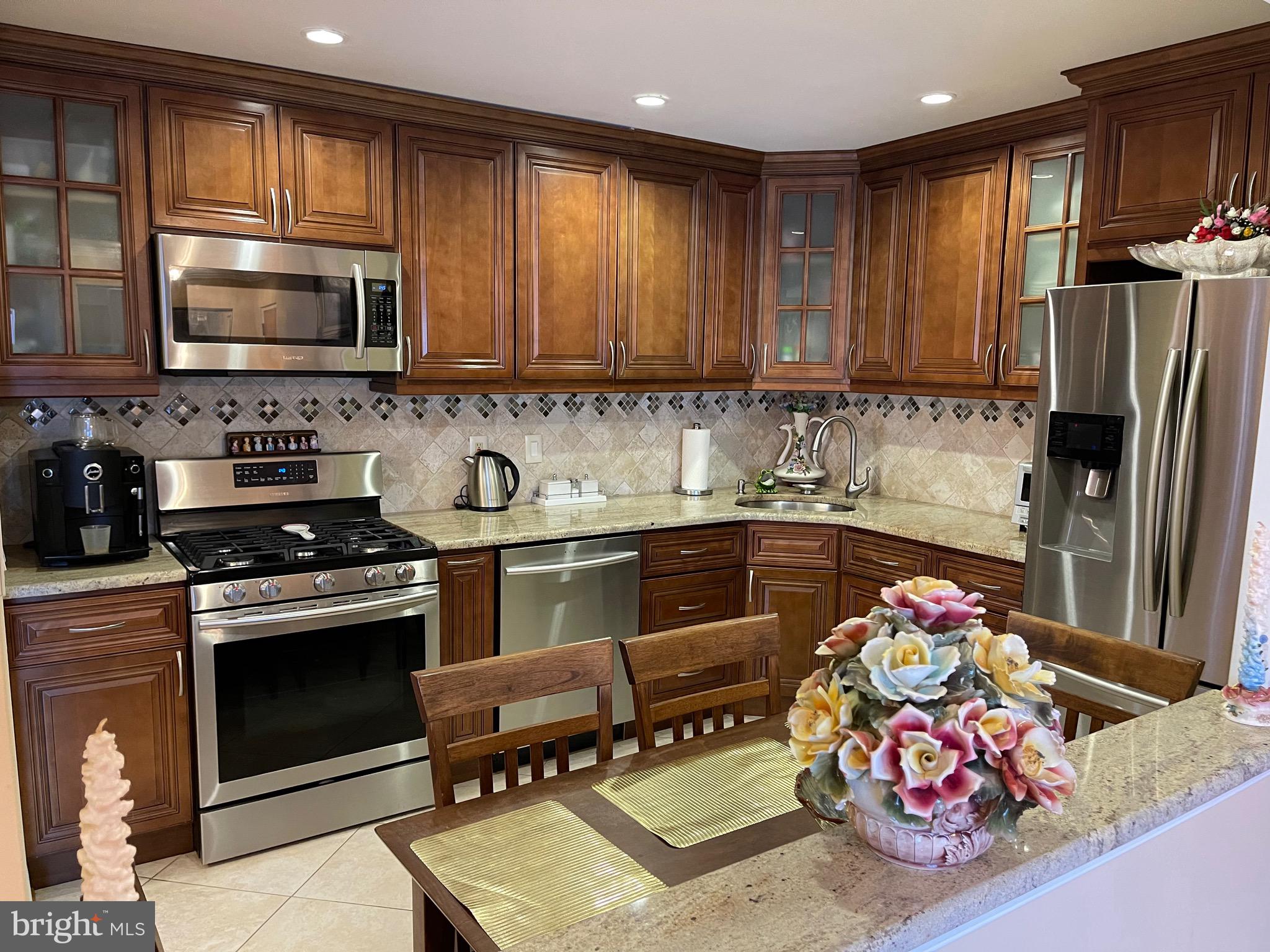 2015 Welsh Road, Unit B32 Philadelphia, PA 19115 - Photo 6 of 8 Kitchen