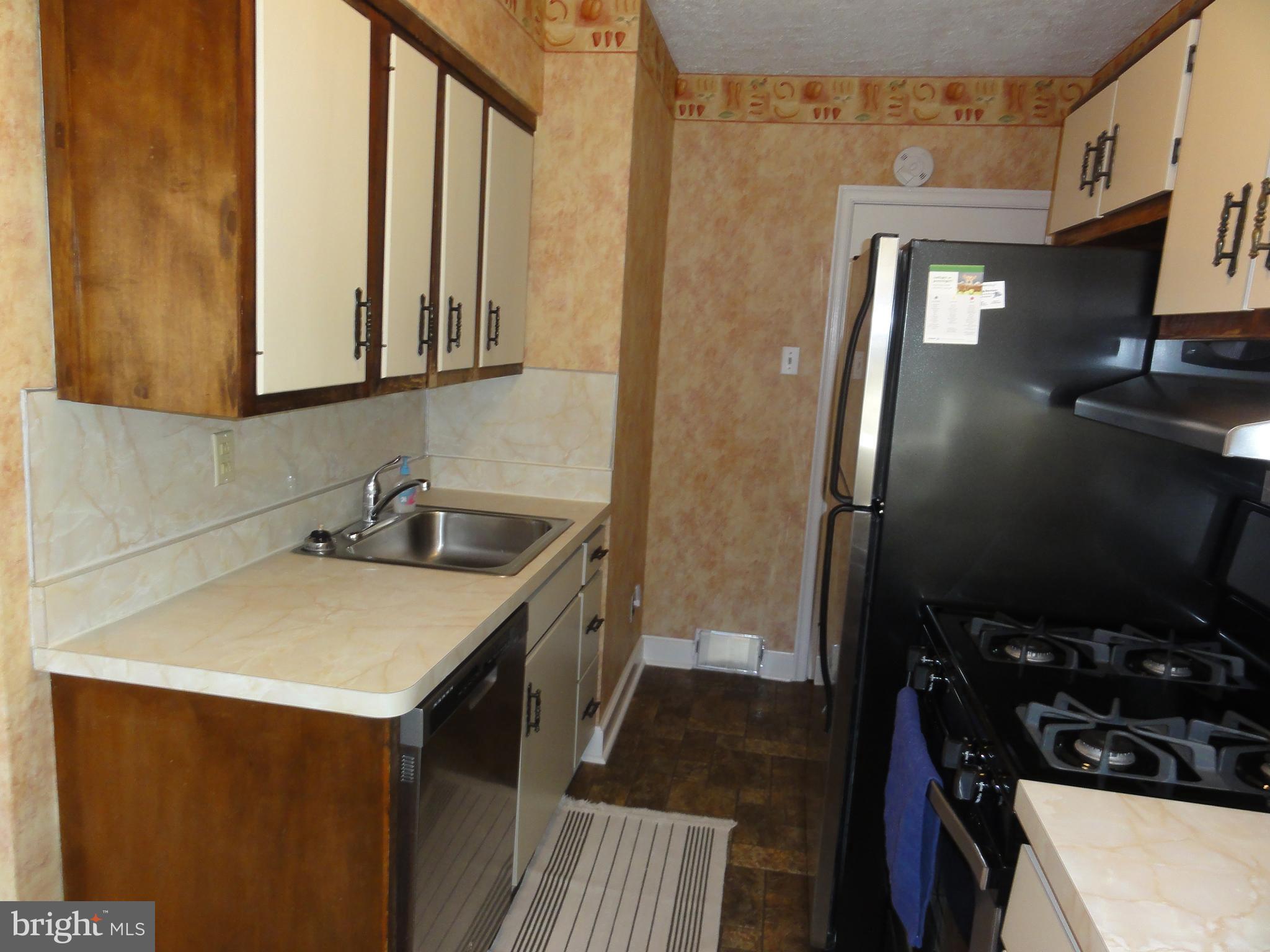 4054 Lasher Road Drexel Hill, PA 19026 - Photo 14 of 36 Kitchen