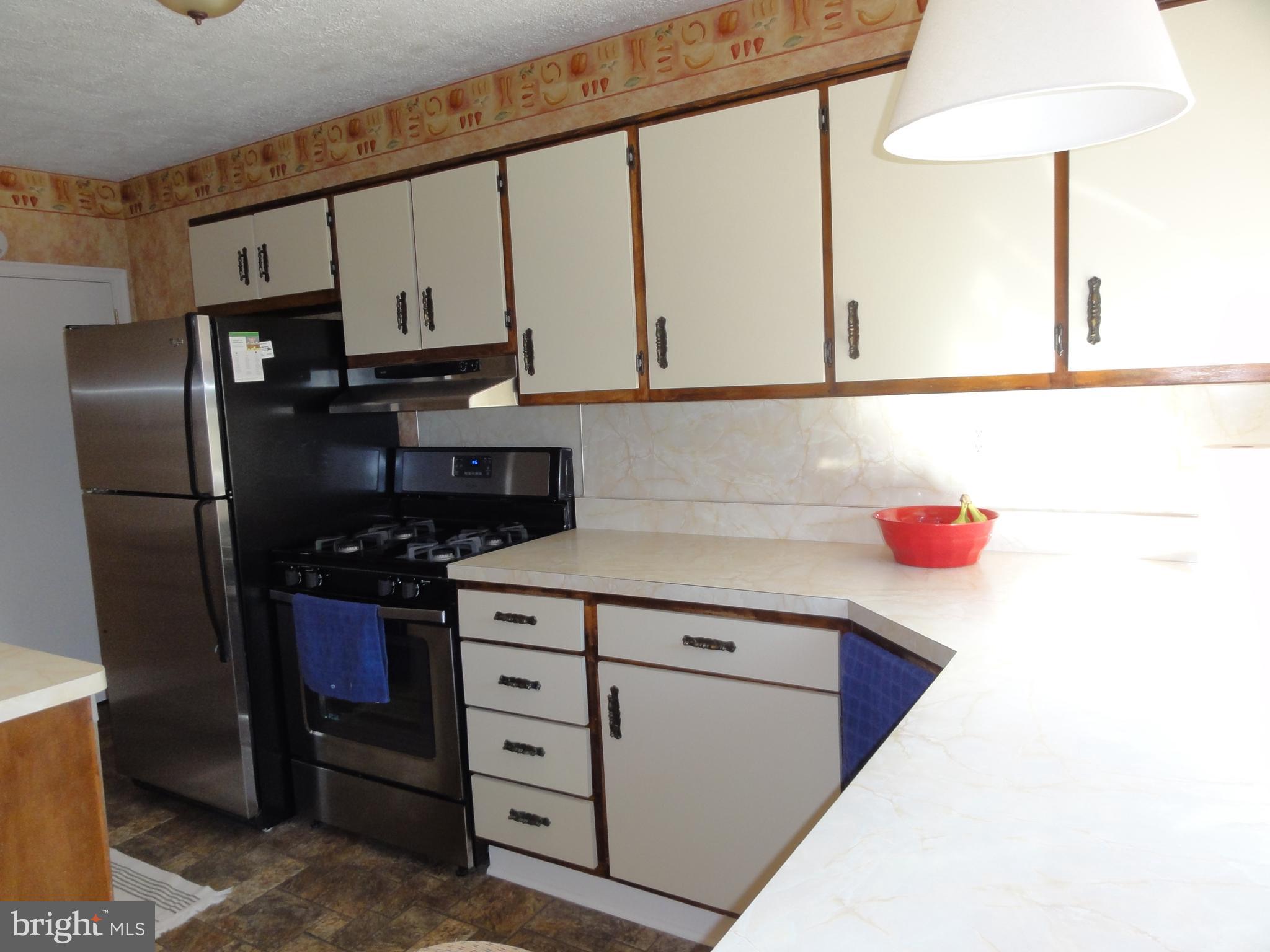 4054 Lasher Road Drexel Hill, PA 19026 - Photo 15 of 36 Kitchen