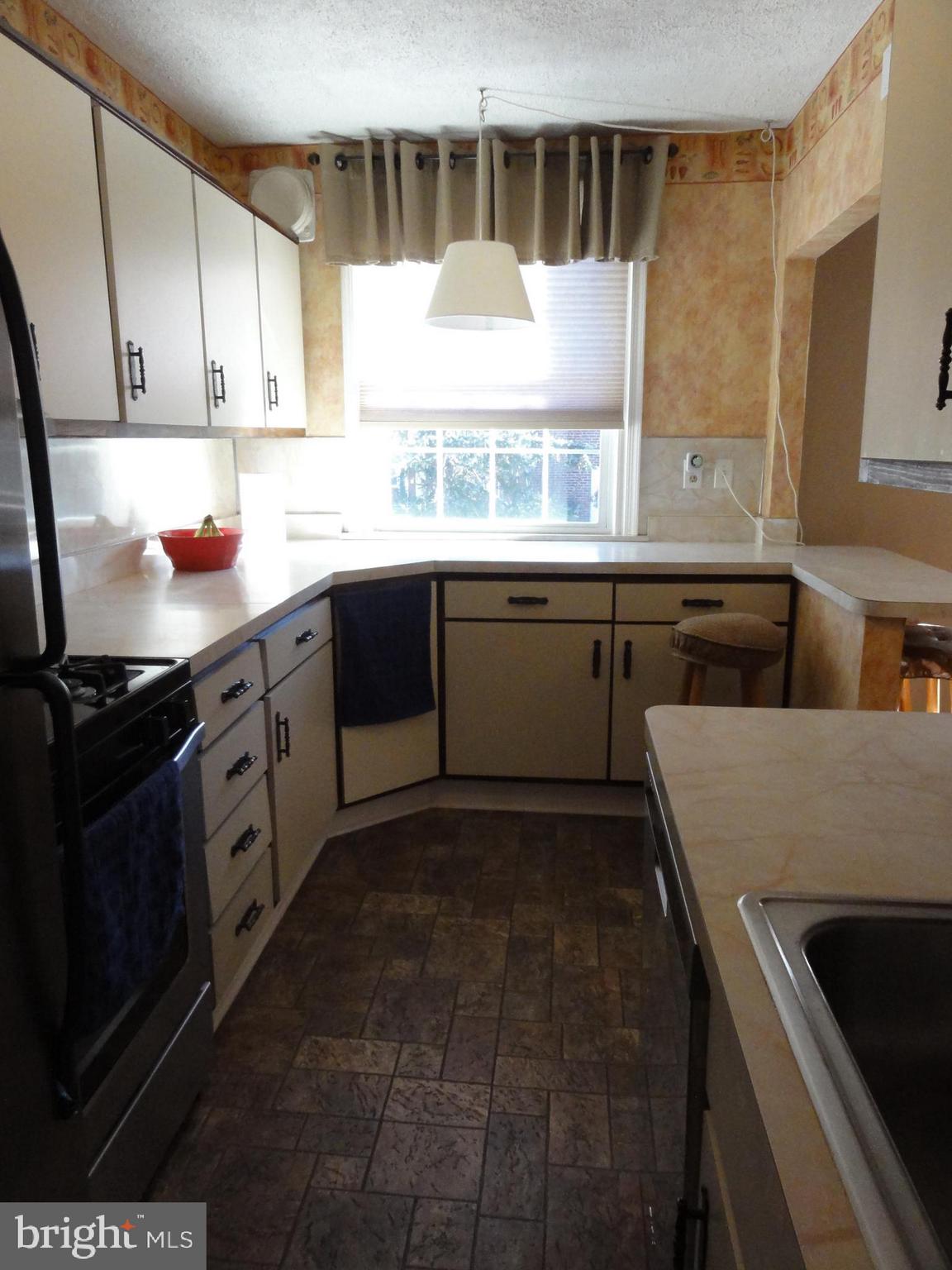 4054 Lasher Road Drexel Hill, PA 19026 - Photo 16 of 36 Kitchen
