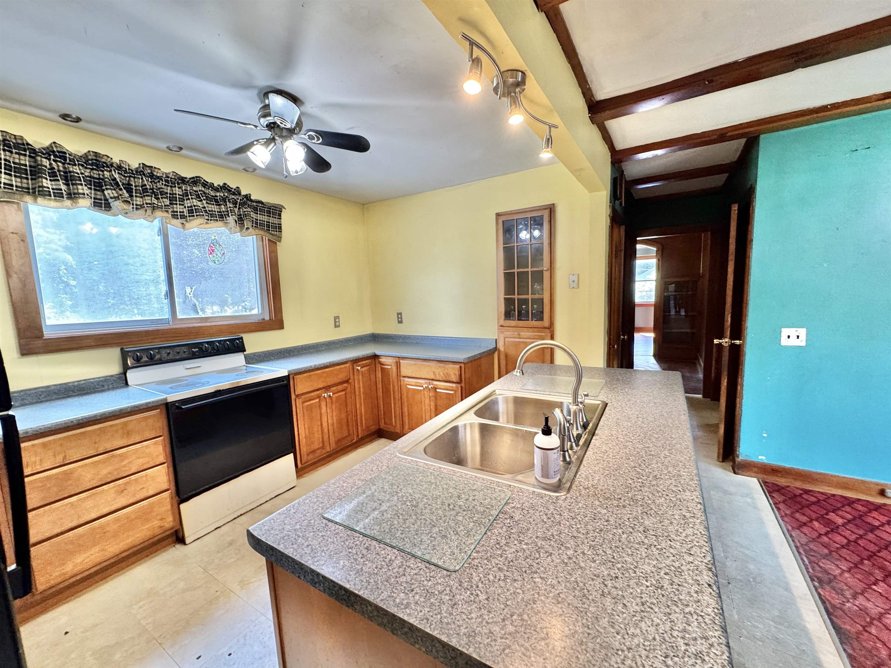 814 Brattleboro Road Hinsdale, NH 03451 - Photo 11 of 60